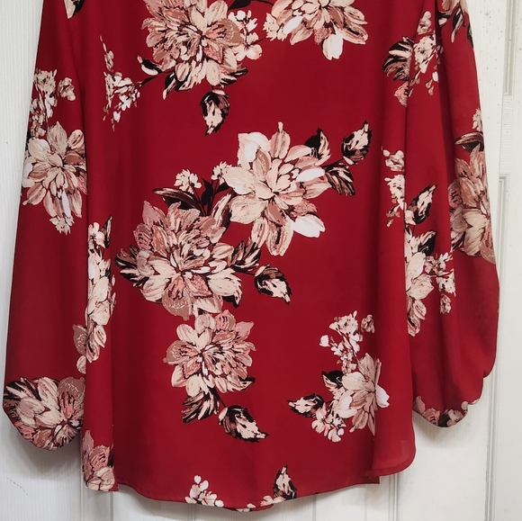 NWOT Red Floral Print Blouse - Picture 8 of 8